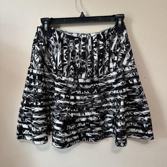 parker black white abstract mini skirt new with tags size 2 - Picture 2 of 3